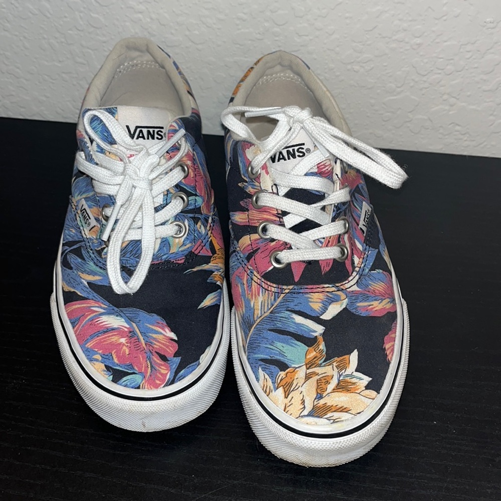 Women’s Vans 6.5